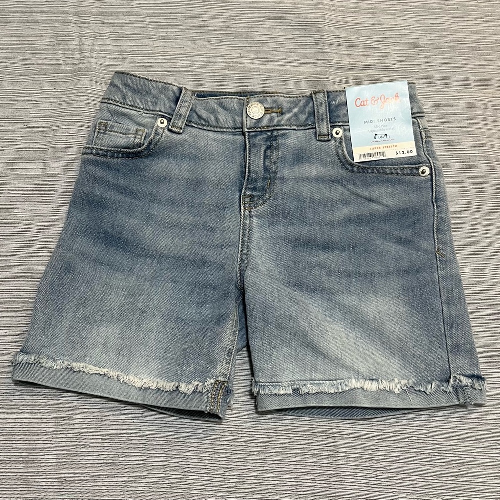 Cat & Jack Girl’s (kids) Frayed Hem Jean Shorts - Light Blue